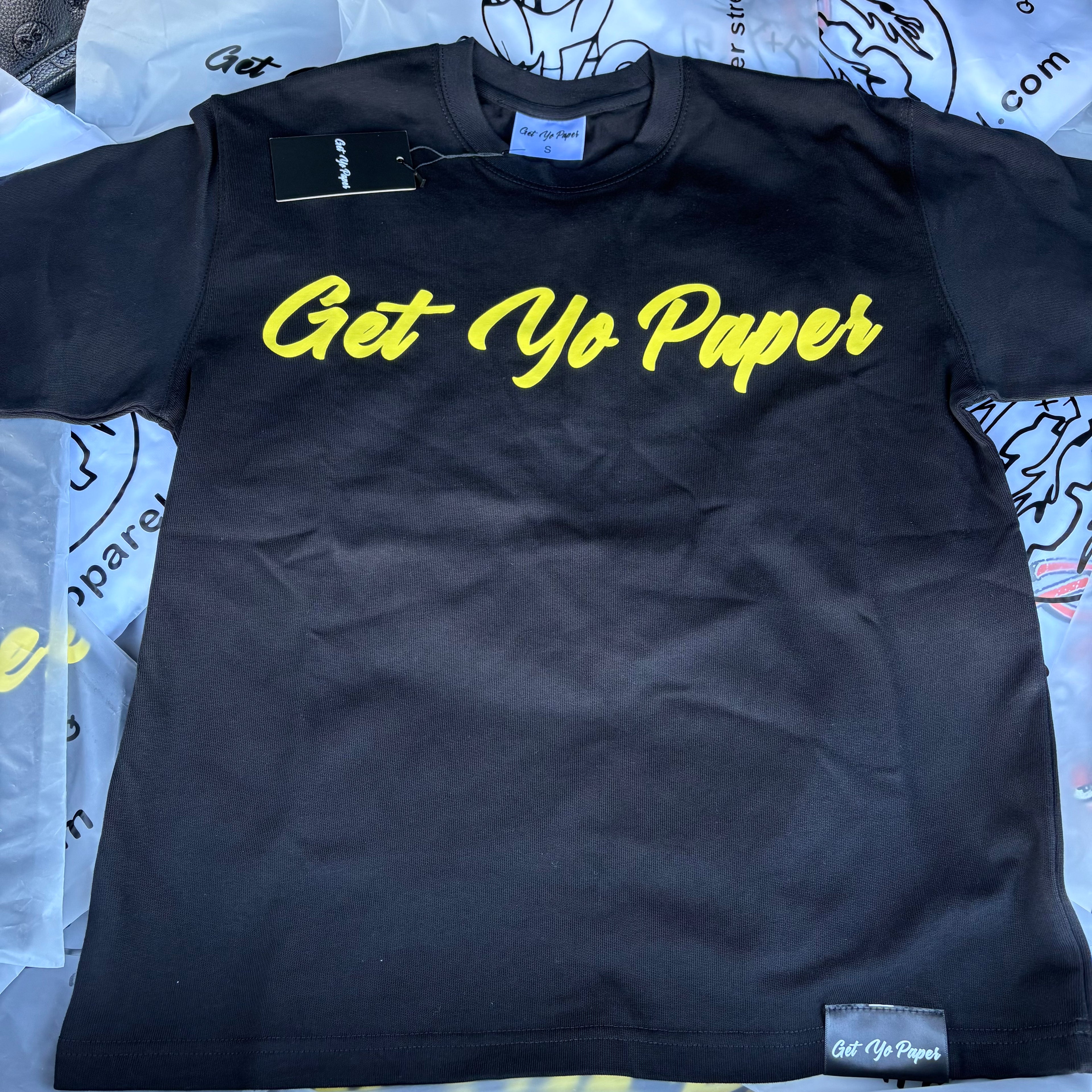 Get yo paper script logo tee (Black&yellow)